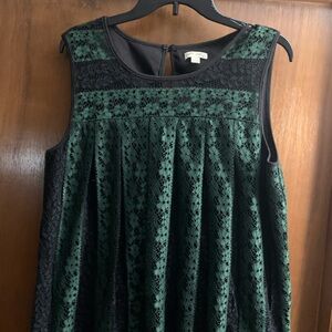 Green and Black pleated bust Lace blouse w a frayed base #goth size L